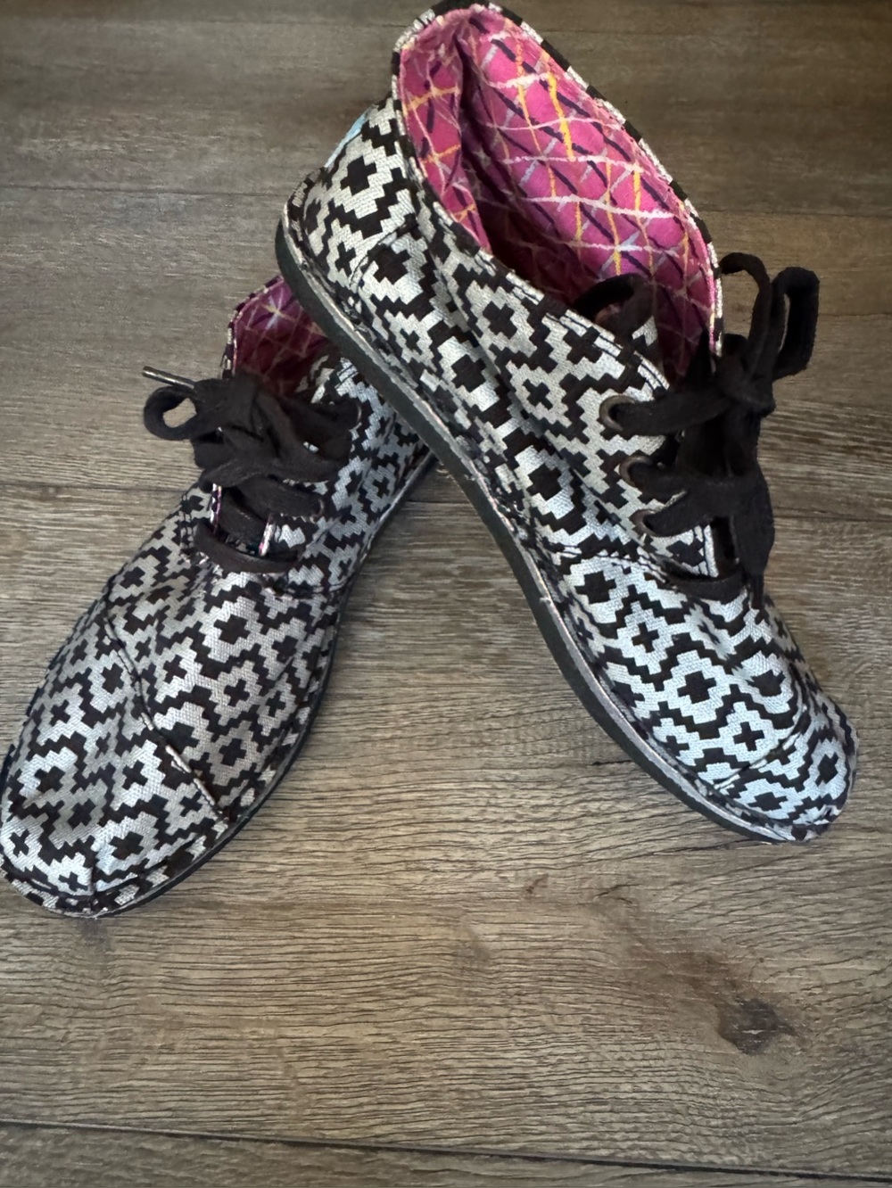 Toms Canvas Metallic Aztec Chukka Booties size 8 1/2